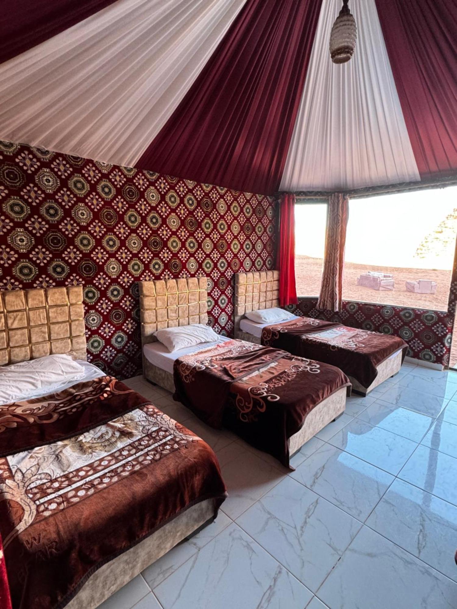 Wadi Rum Bubble Camp & Tour エクステリア 写真