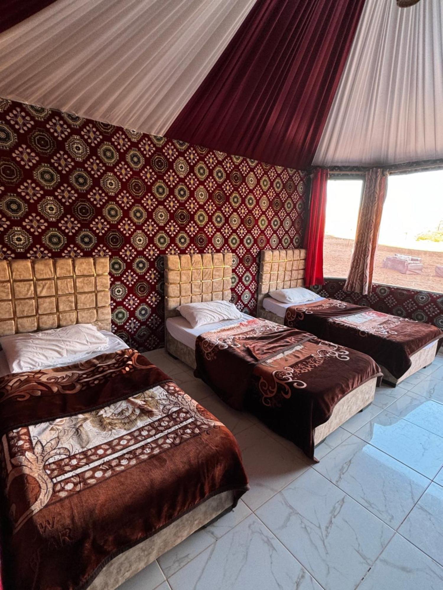 Wadi Rum Bubble Camp & Tour エクステリア 写真