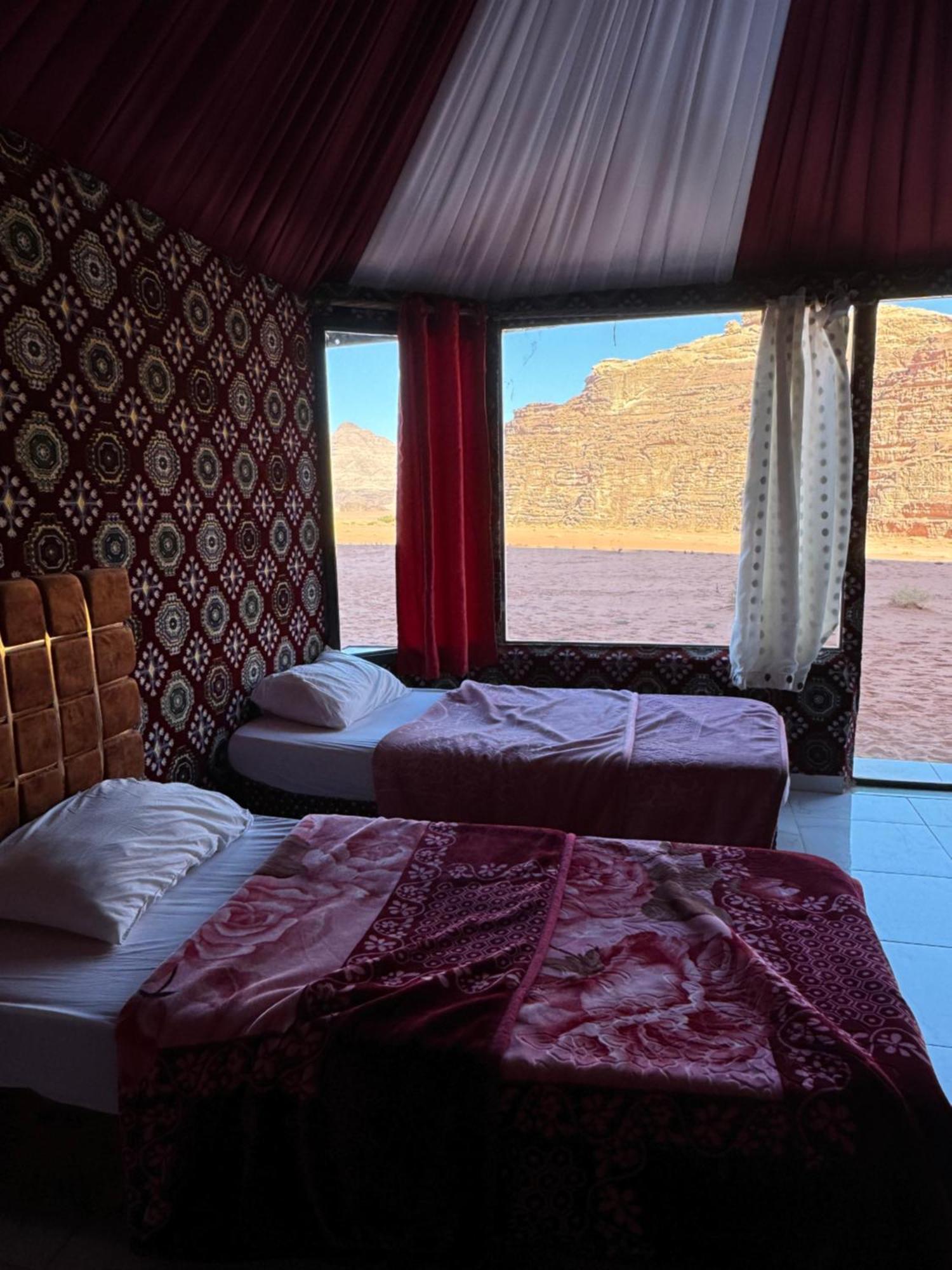 Wadi Rum Bubble Camp & Tour エクステリア 写真