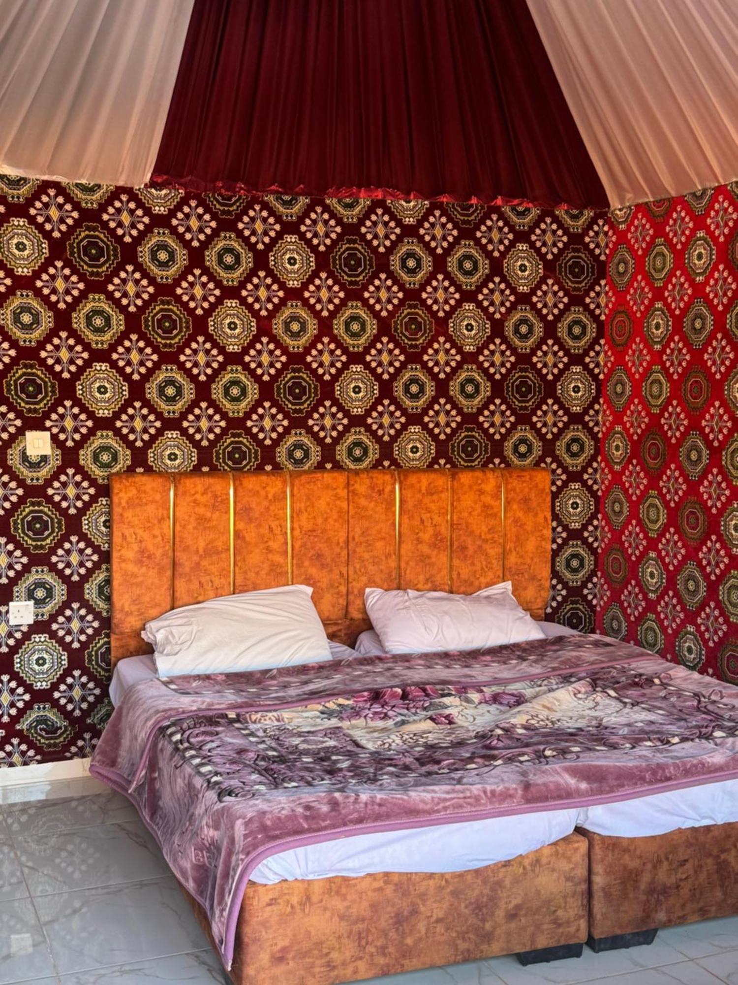 Wadi Rum Bubble Camp & Tour エクステリア 写真