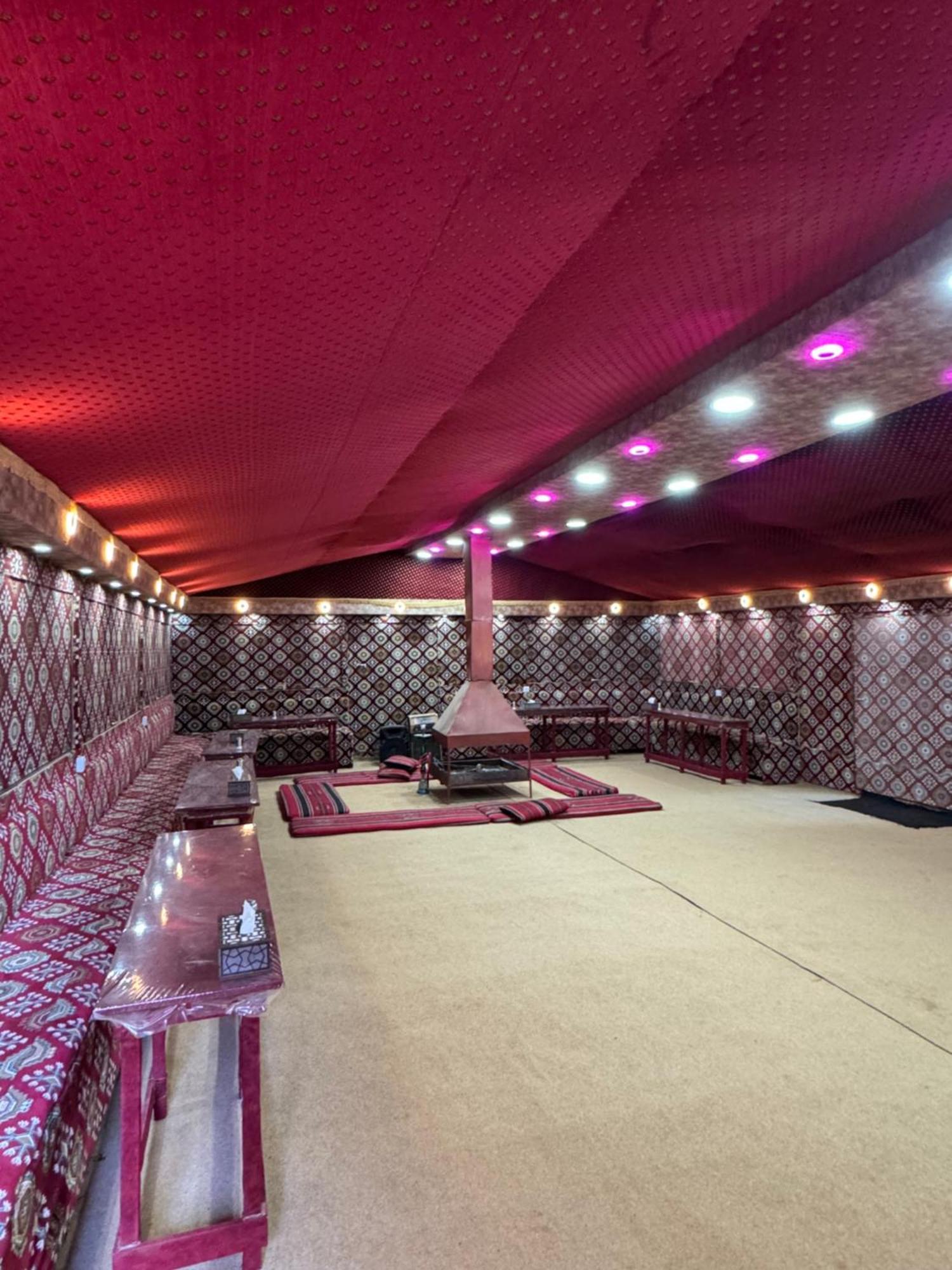 Wadi Rum Bubble Camp & Tour エクステリア 写真