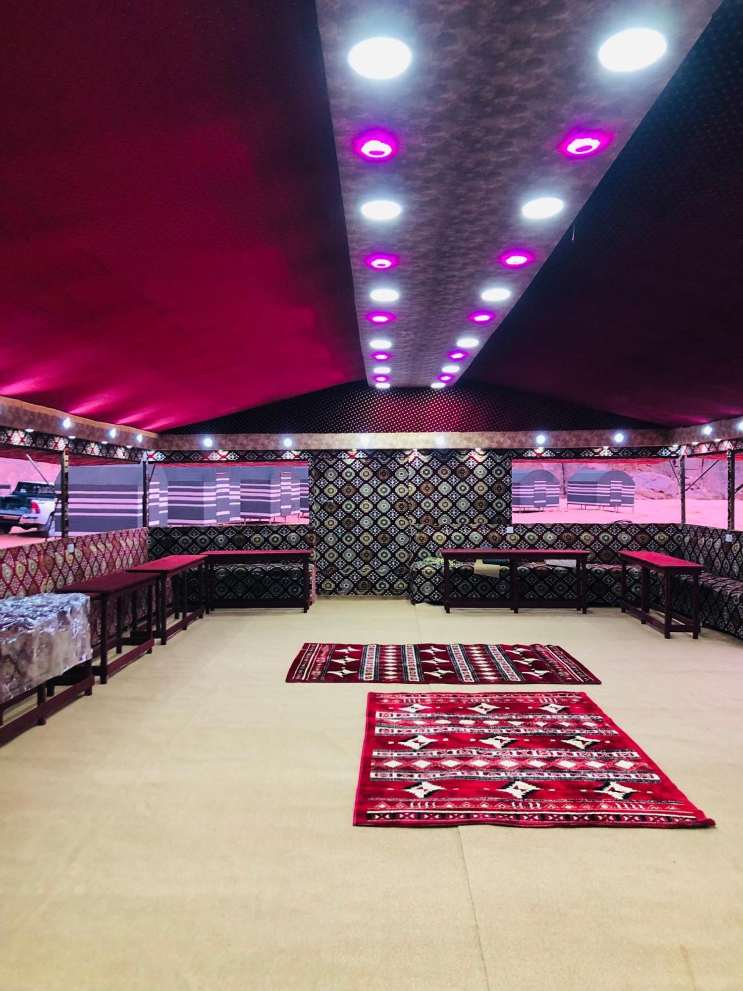 Wadi Rum Bubble Camp & Tour エクステリア 写真