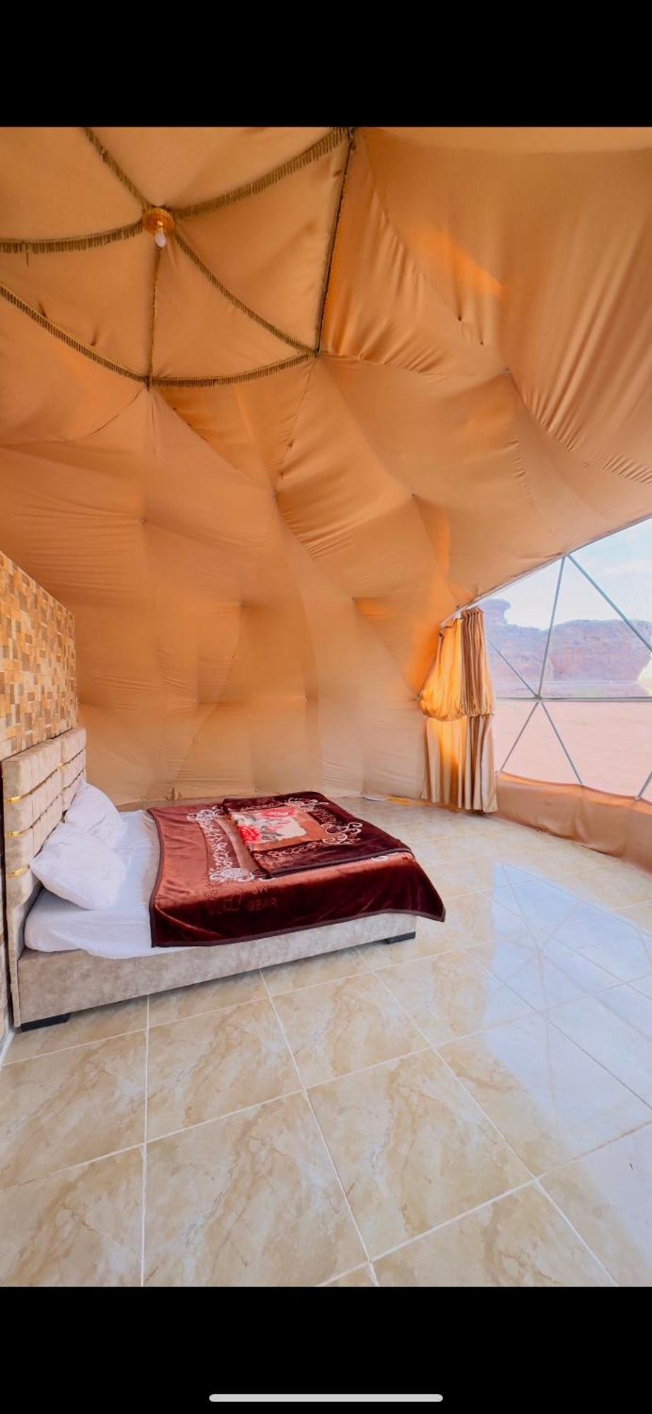 Wadi Rum Bubble Camp & Tour エクステリア 写真