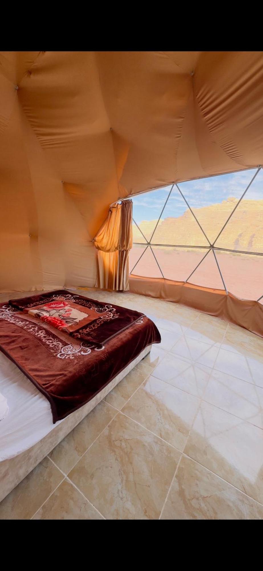 Wadi Rum Bubble Camp & Tour エクステリア 写真