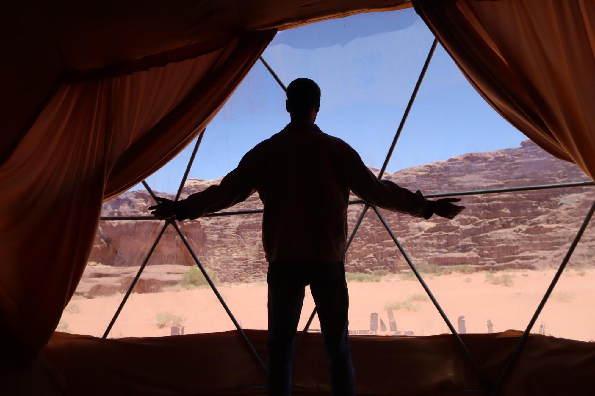 Wadi Rum Bubble Camp & Tour エクステリア 写真