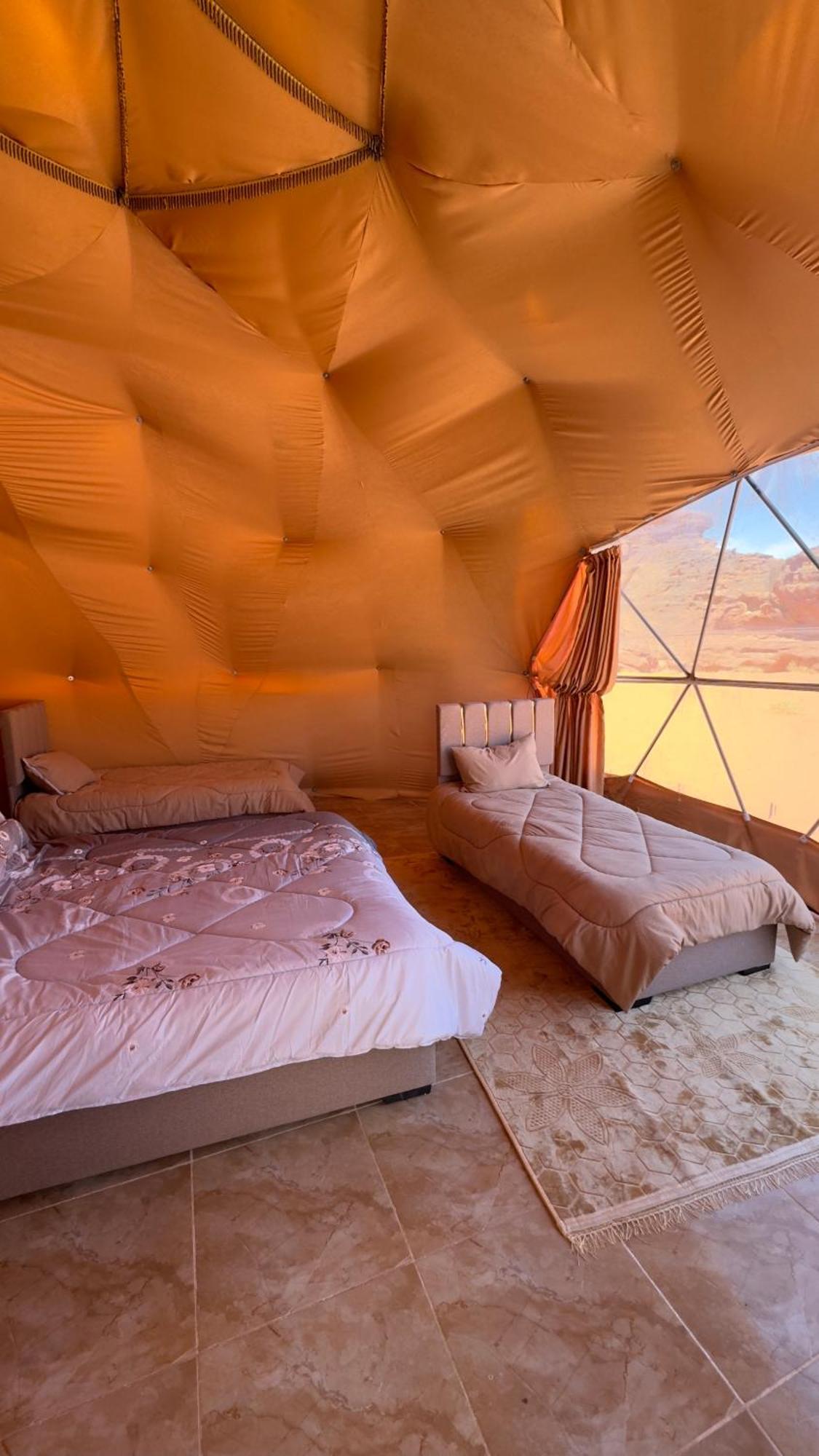 Wadi Rum Bubble Camp & Tour エクステリア 写真