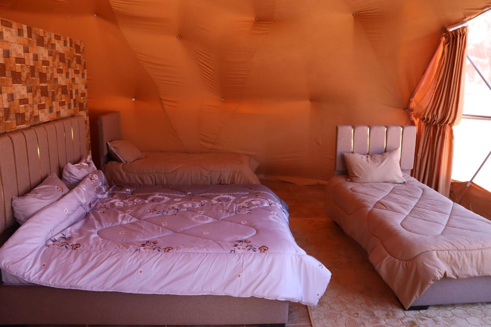Wadi Rum Bubble Camp & Tour エクステリア 写真