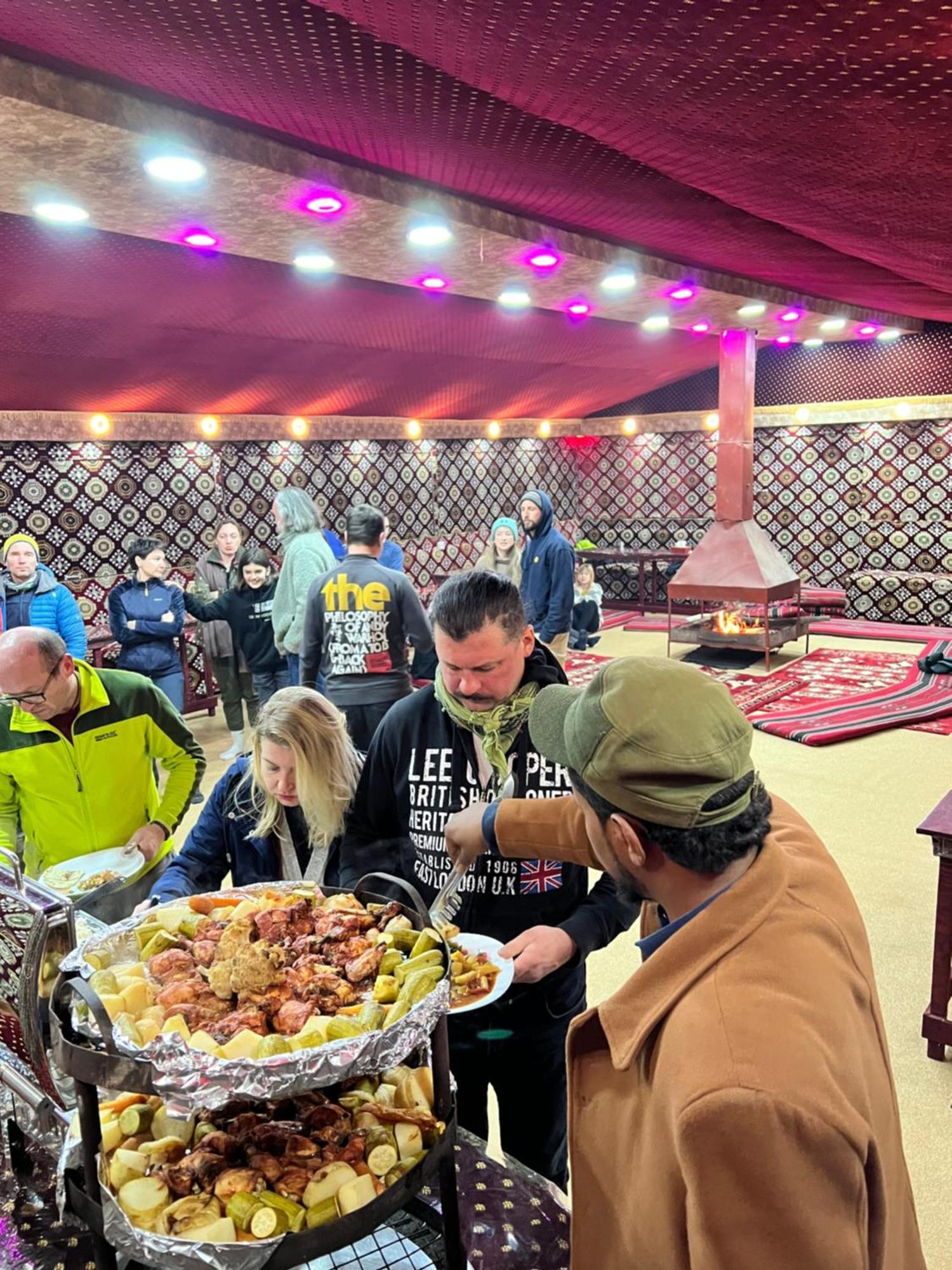 Wadi Rum Bubble Camp & Tour エクステリア 写真