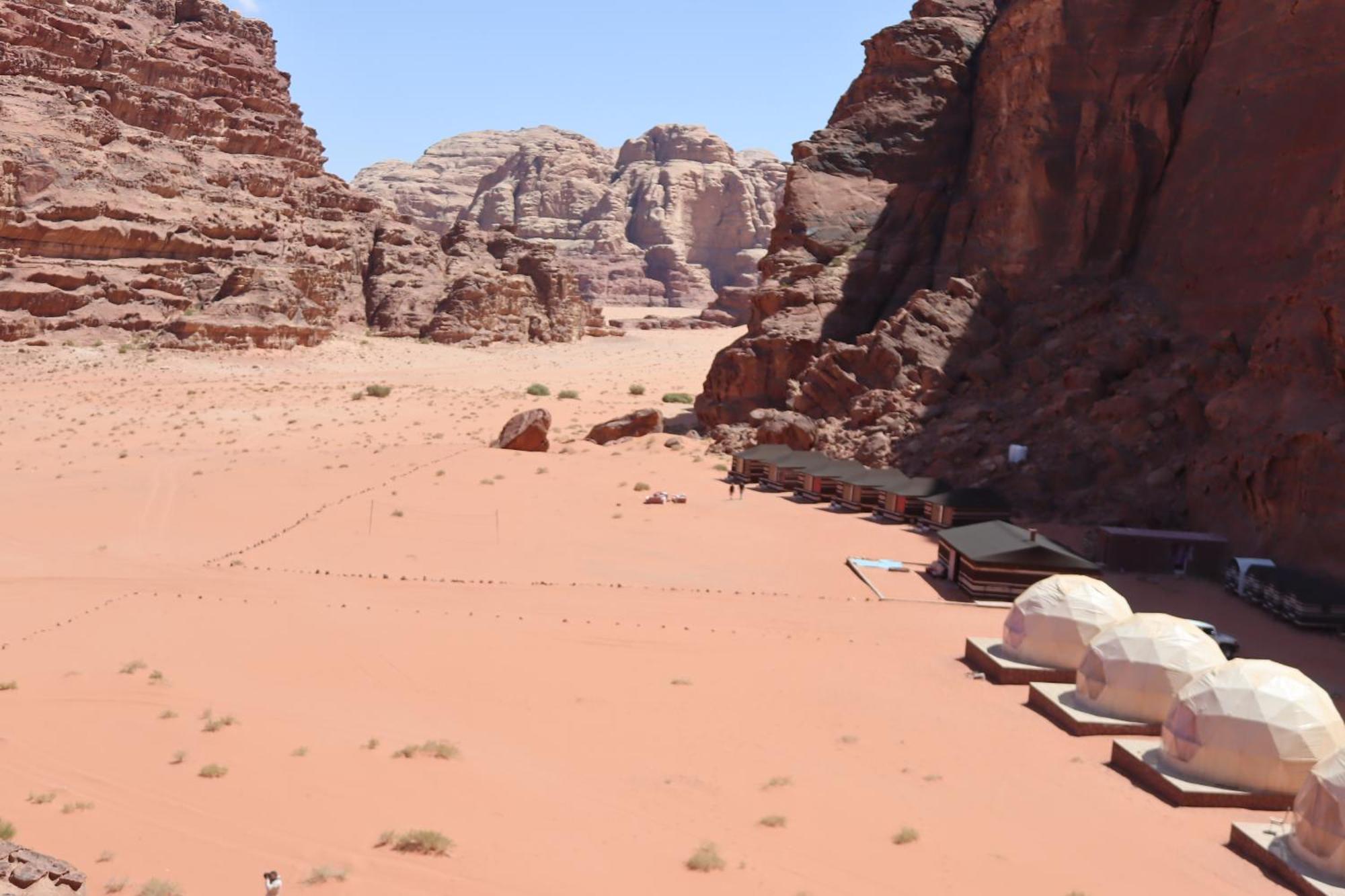 Wadi Rum Bubble Camp & Tour エクステリア 写真