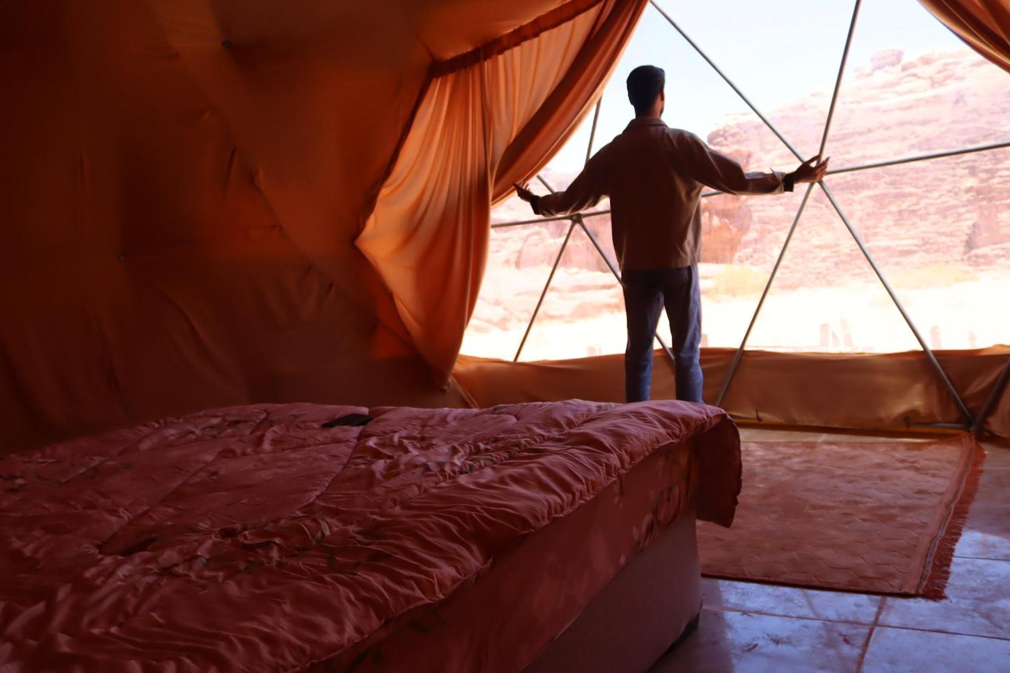 Wadi Rum Bubble Camp & Tour エクステリア 写真