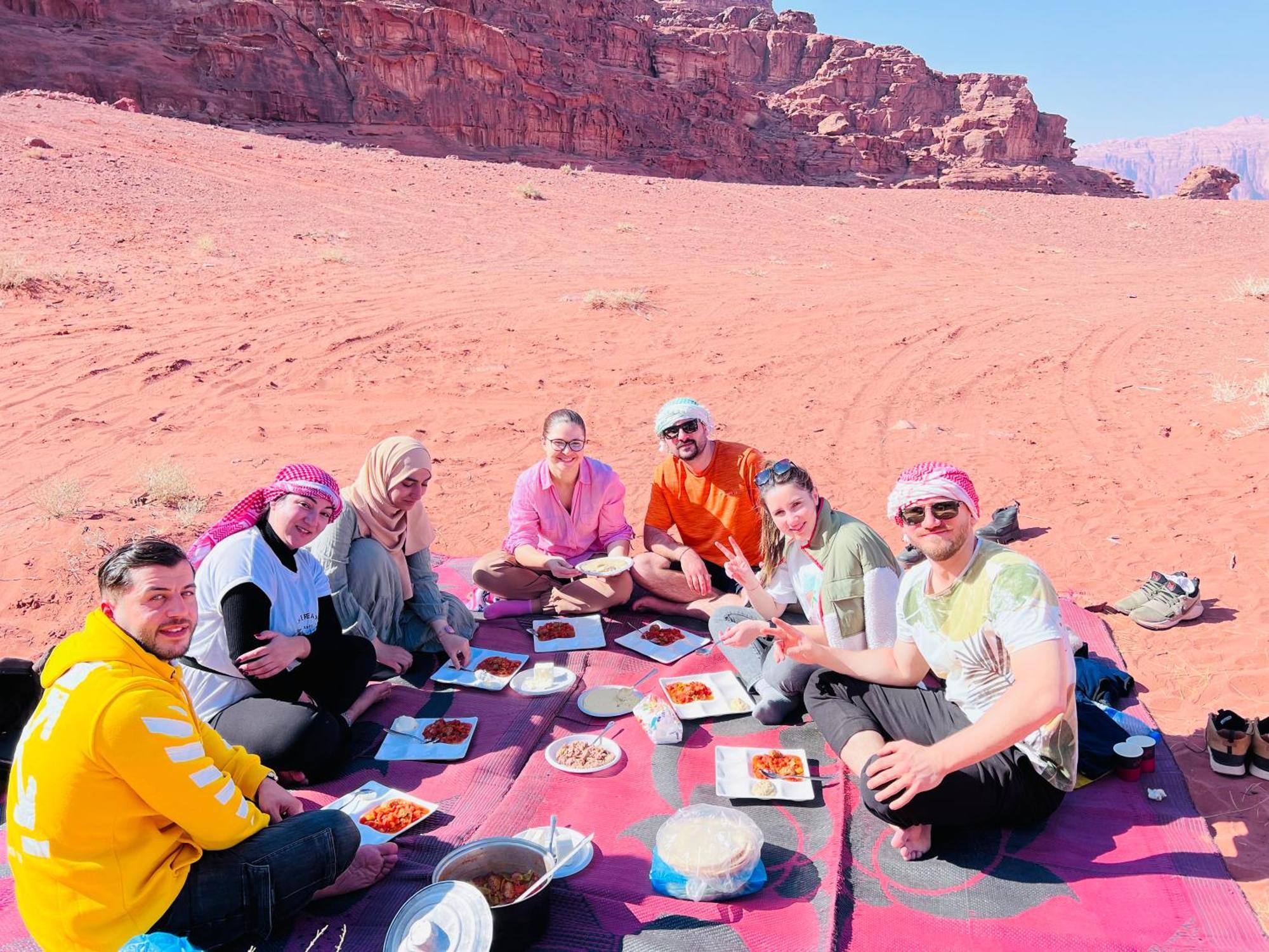 Wadi Rum Bubble Camp & Tour エクステリア 写真